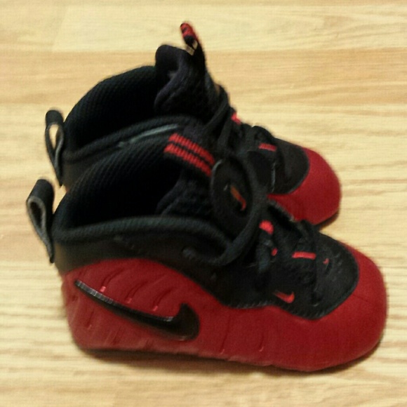 baby red nike shoes